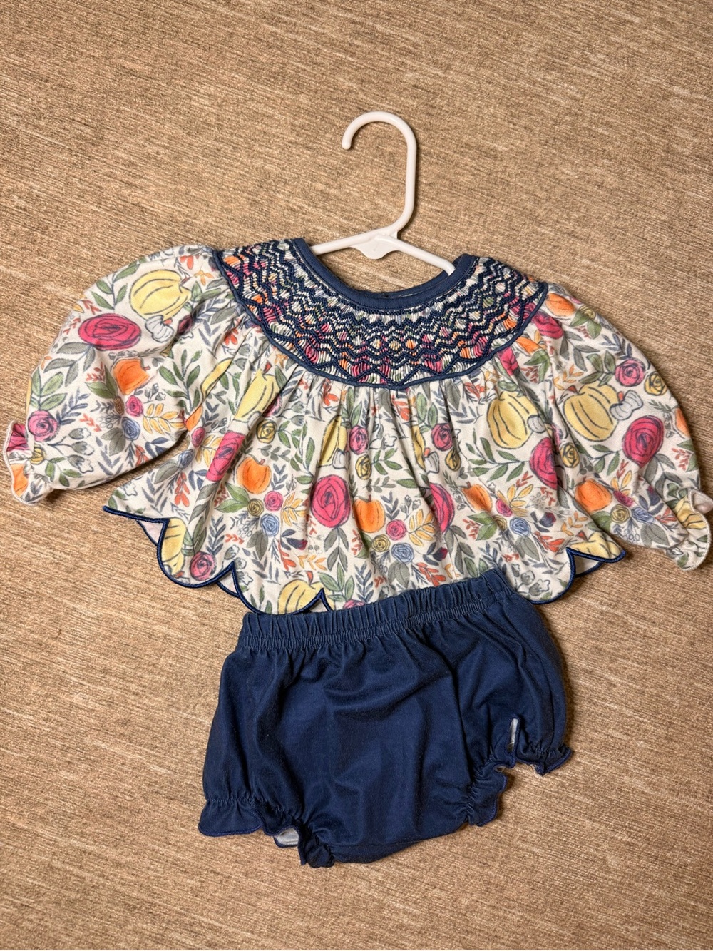 Busy bee smocks NB pumpkin set 😍😍😍 VGUC